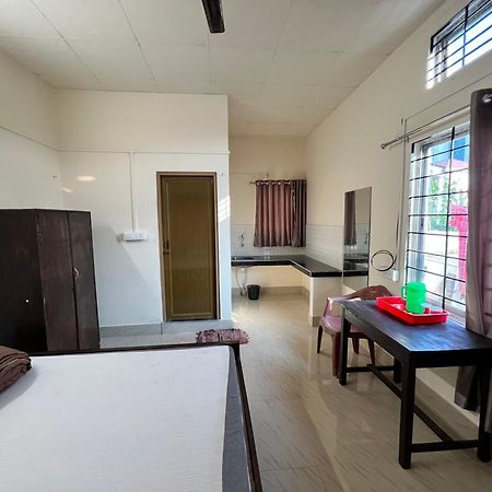 Atithya Lodge Guwahati Buitenkant foto