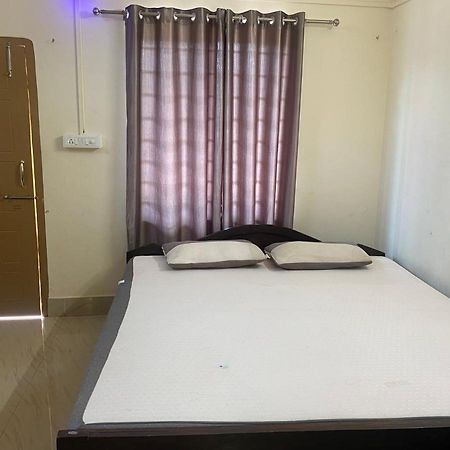 Atithya Lodge Guwahati Buitenkant foto