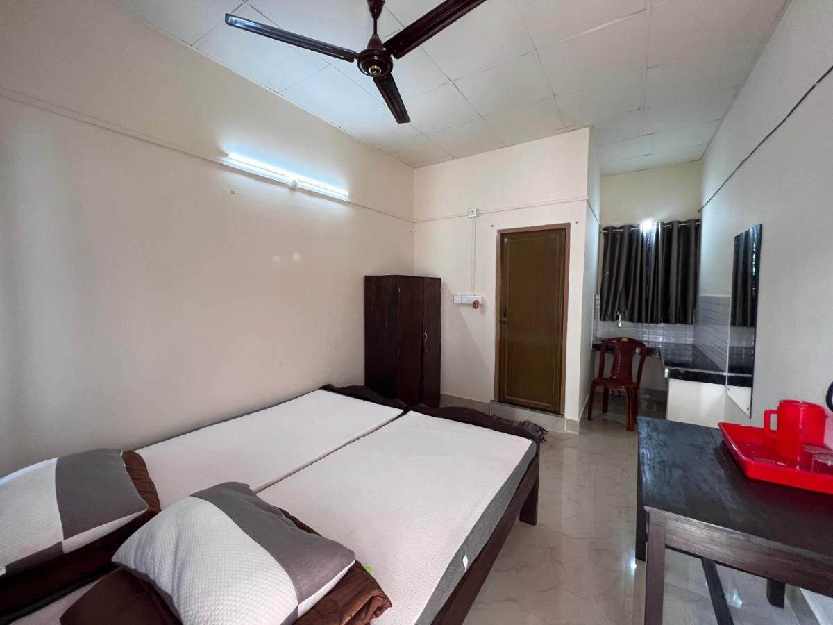 Atithya Lodge Guwahati Buitenkant foto