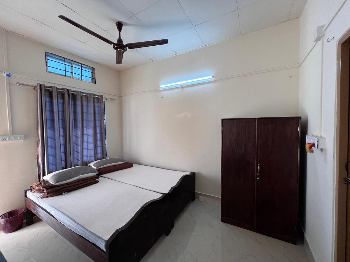 Atithya Lodge Guwahati Buitenkant foto
