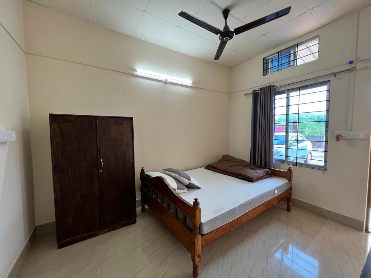 Atithya Lodge Guwahati Buitenkant foto