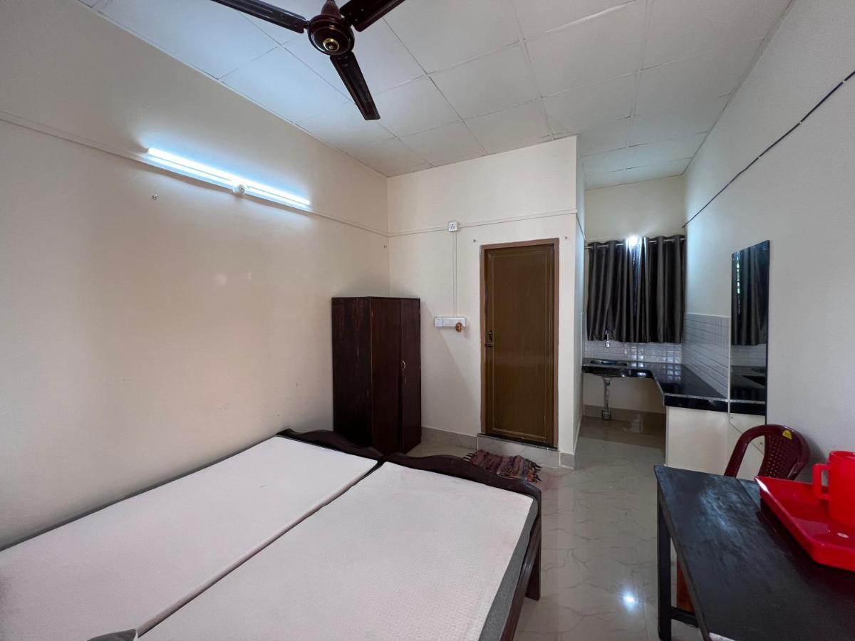 Atithya Lodge Guwahati Buitenkant foto