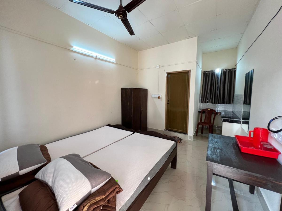 Atithya Lodge Guwahati Buitenkant foto