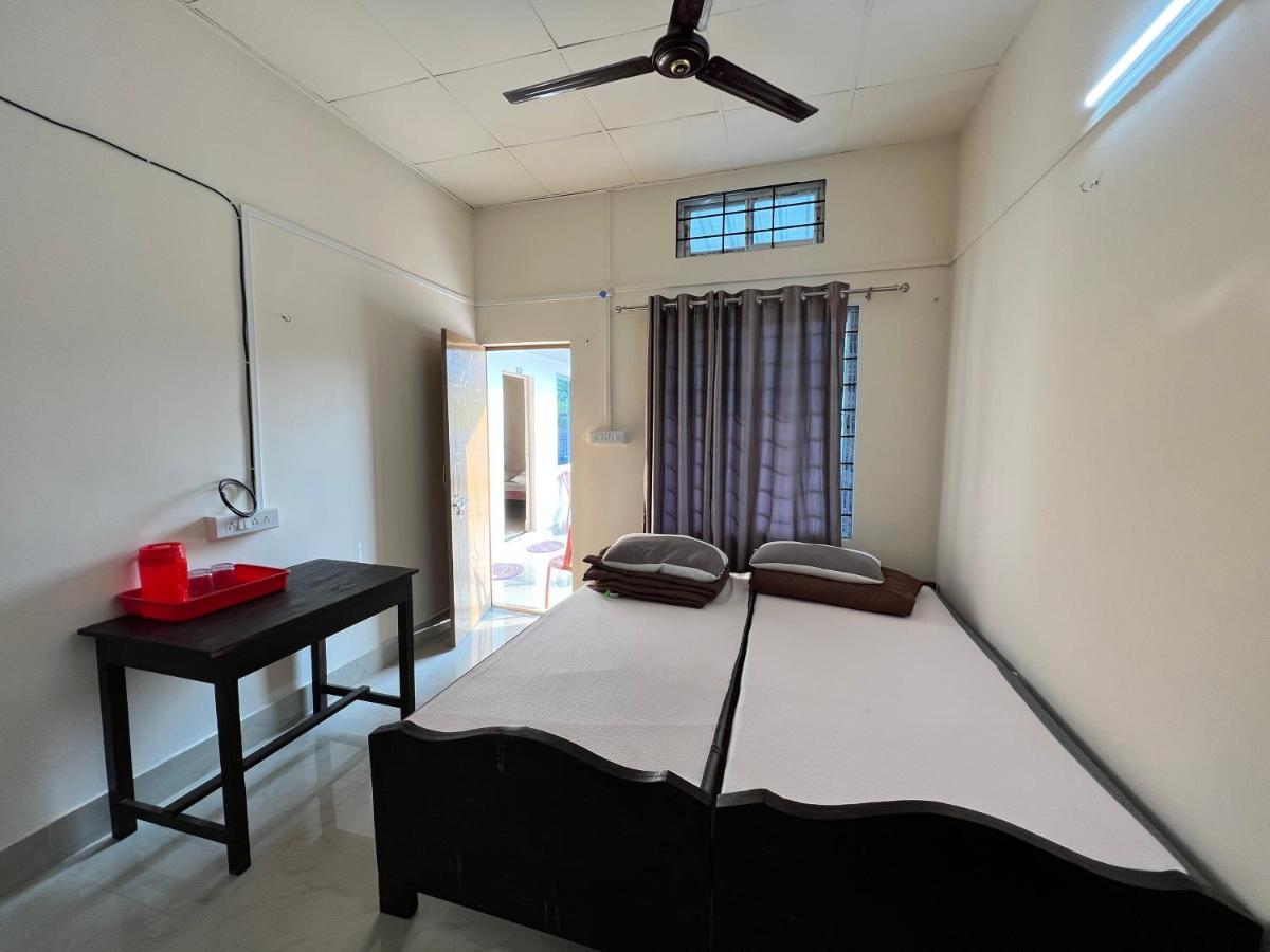 Atithya Lodge Guwahati Buitenkant foto
