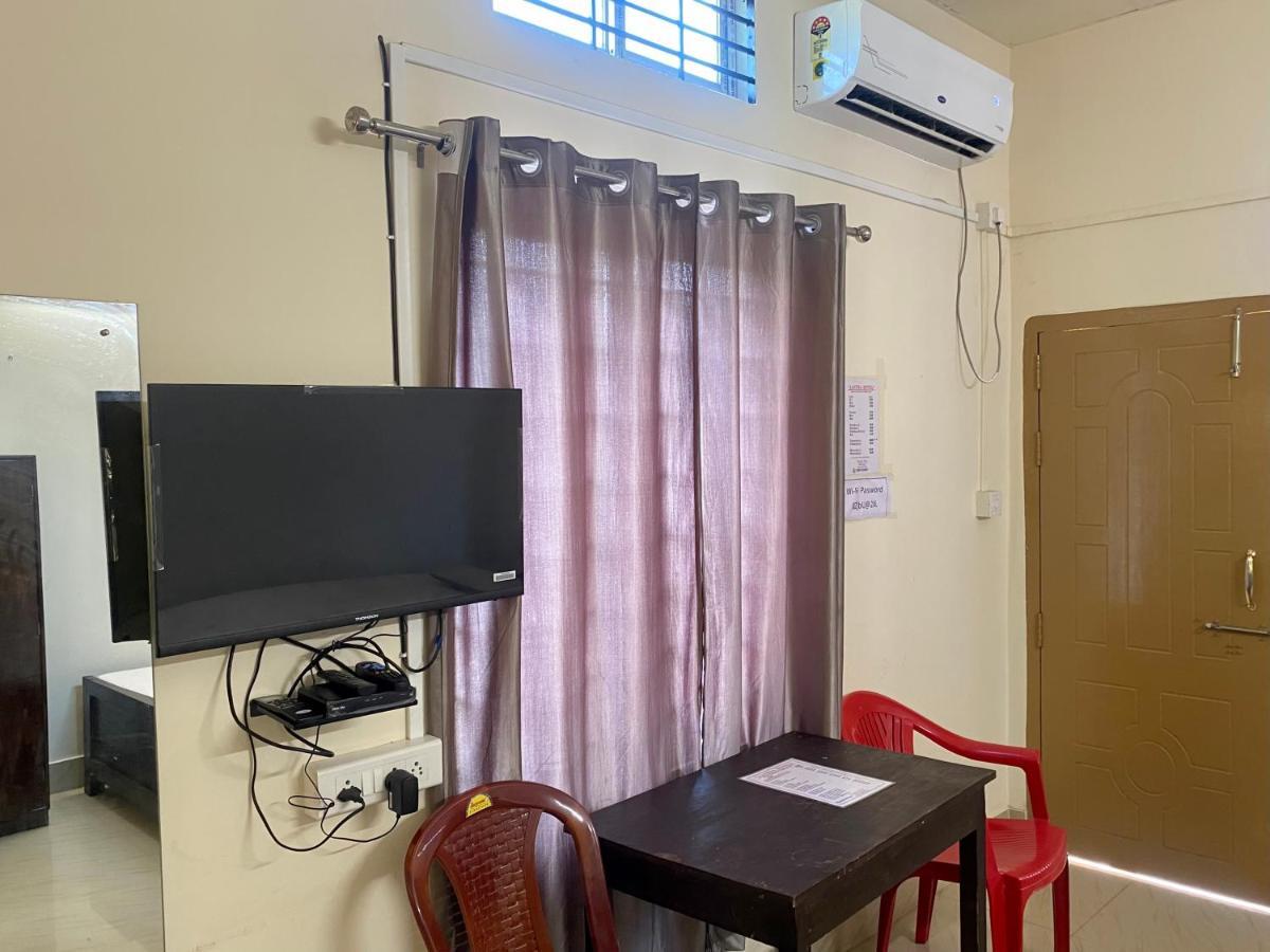 Atithya Lodge Guwahati Buitenkant foto