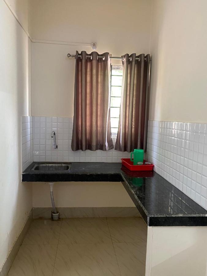 Atithya Lodge Guwahati Buitenkant foto