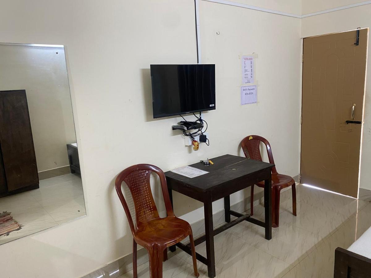 Atithya Lodge Guwahati Buitenkant foto